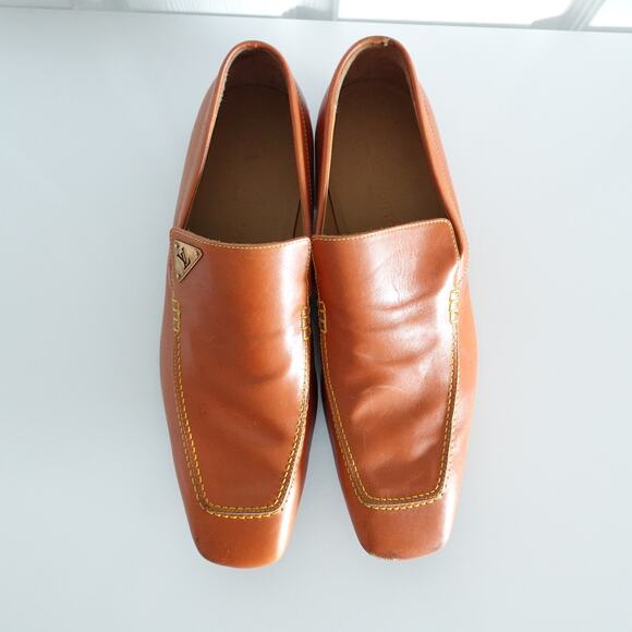 Louis Vuitton Tan Brown Orange Leather LV Gold Plaque Logo Square Toe Loafers - Picture 2 of 16